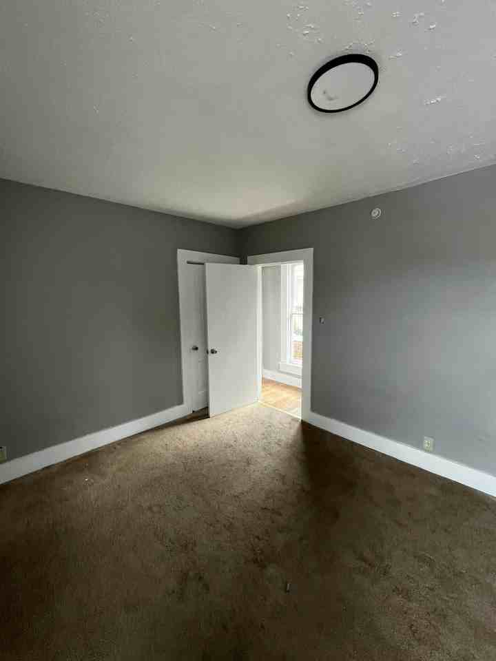 615 North Main Street, Unit 617-1/2 - Photo 3 of 8