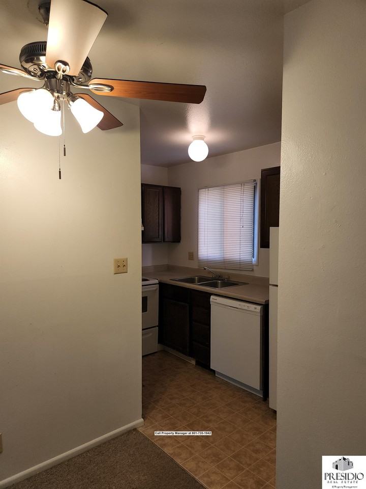 318 N C Street - Photo 4 of 17