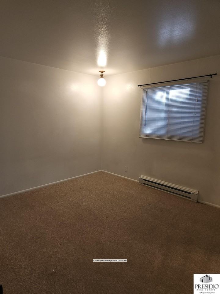 318 N C Street - Photo 7 of 17