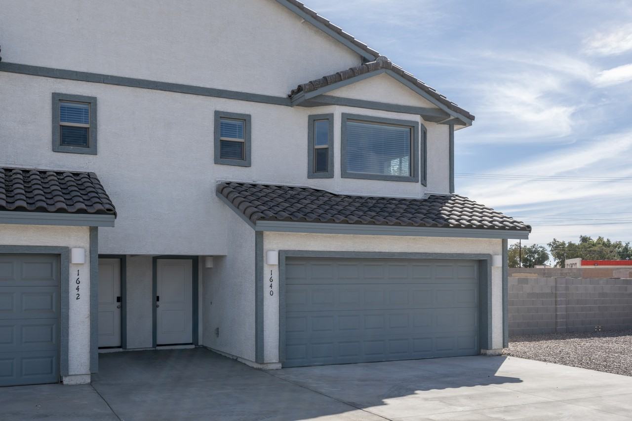 1640 North Cameron Street - Photo 3 of 43