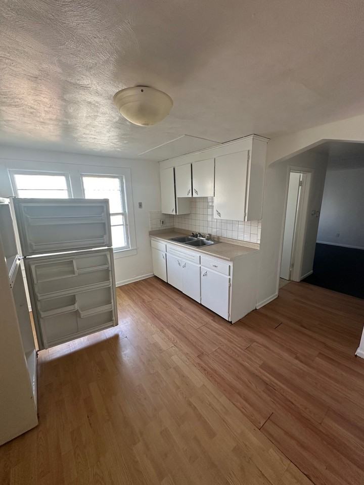 1306 Jenkins Street - Photo 2 of 10