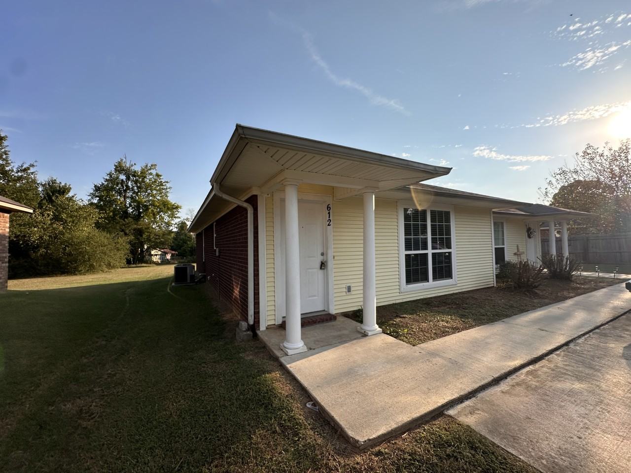 612 East 35th Street - Photo 2 of 42