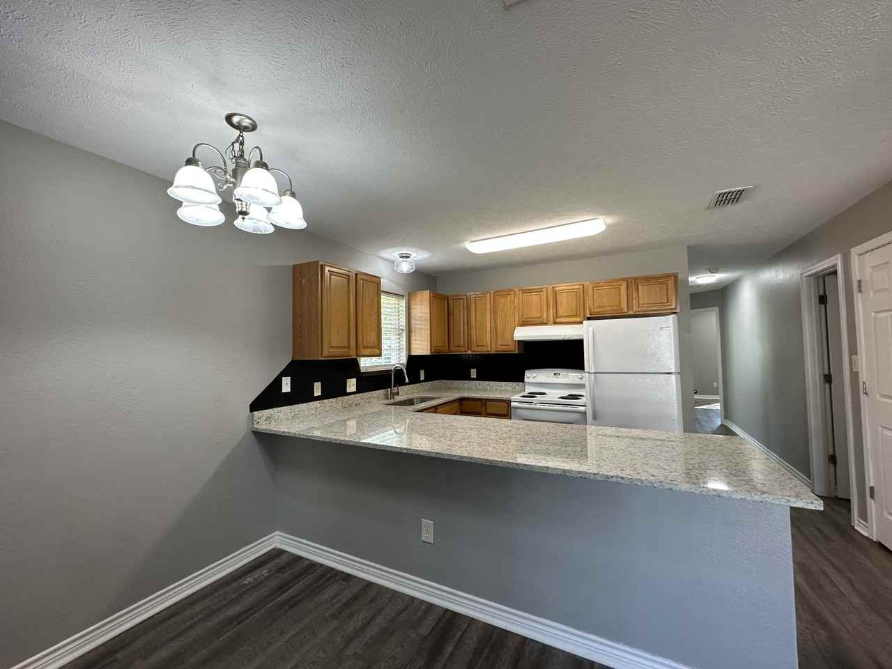 612 East 35th Street - Photo 3 of 42