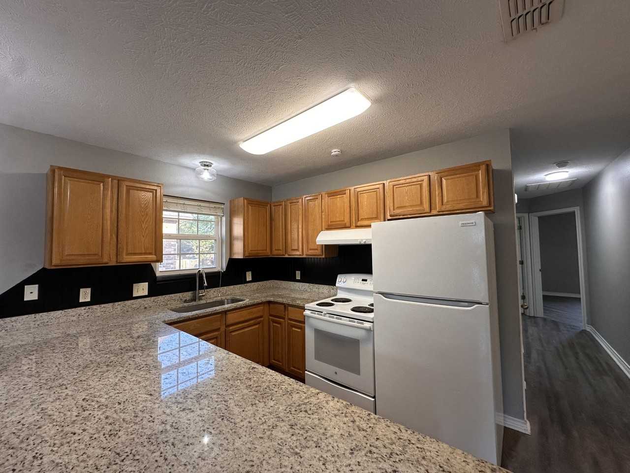 612 East 35th Street - Photo 7 of 42