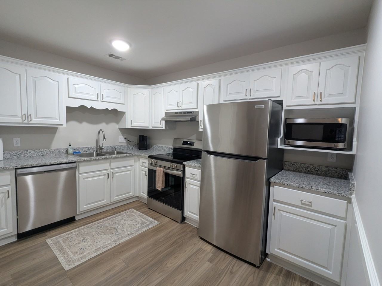 Grand Suites - Photo 3 of 32