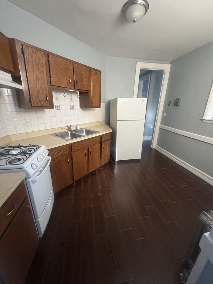 205 Lake Avenue - Photo 2 of 15