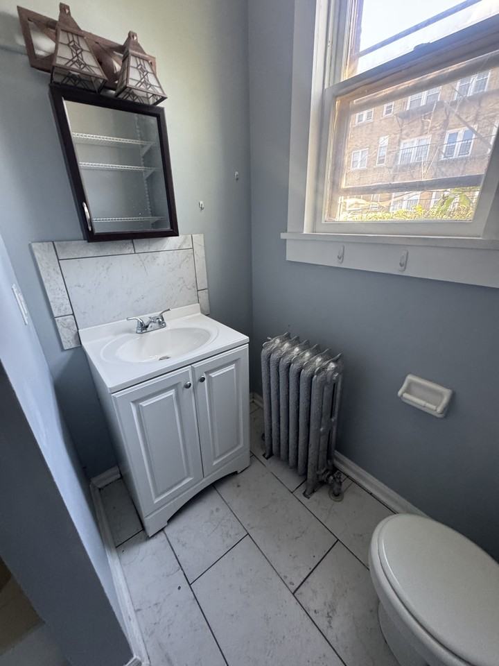 205 Lake Avenue - Photo 7 of 15