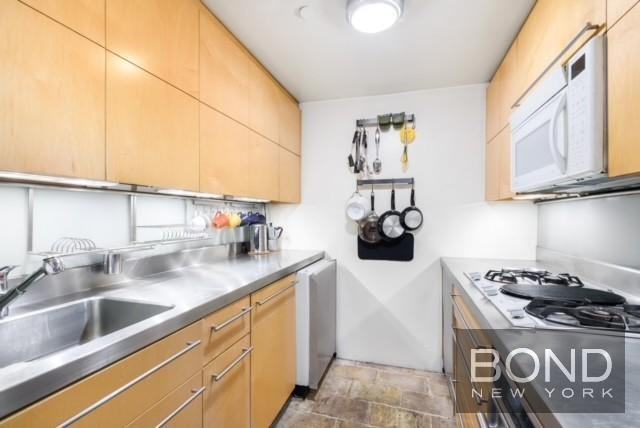 55 Poplar Street - Photo 3 of 7