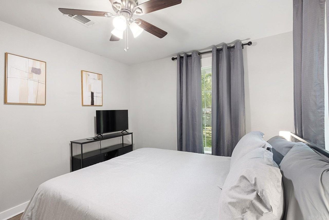 2017 Hairston St - Photo 4 of 9