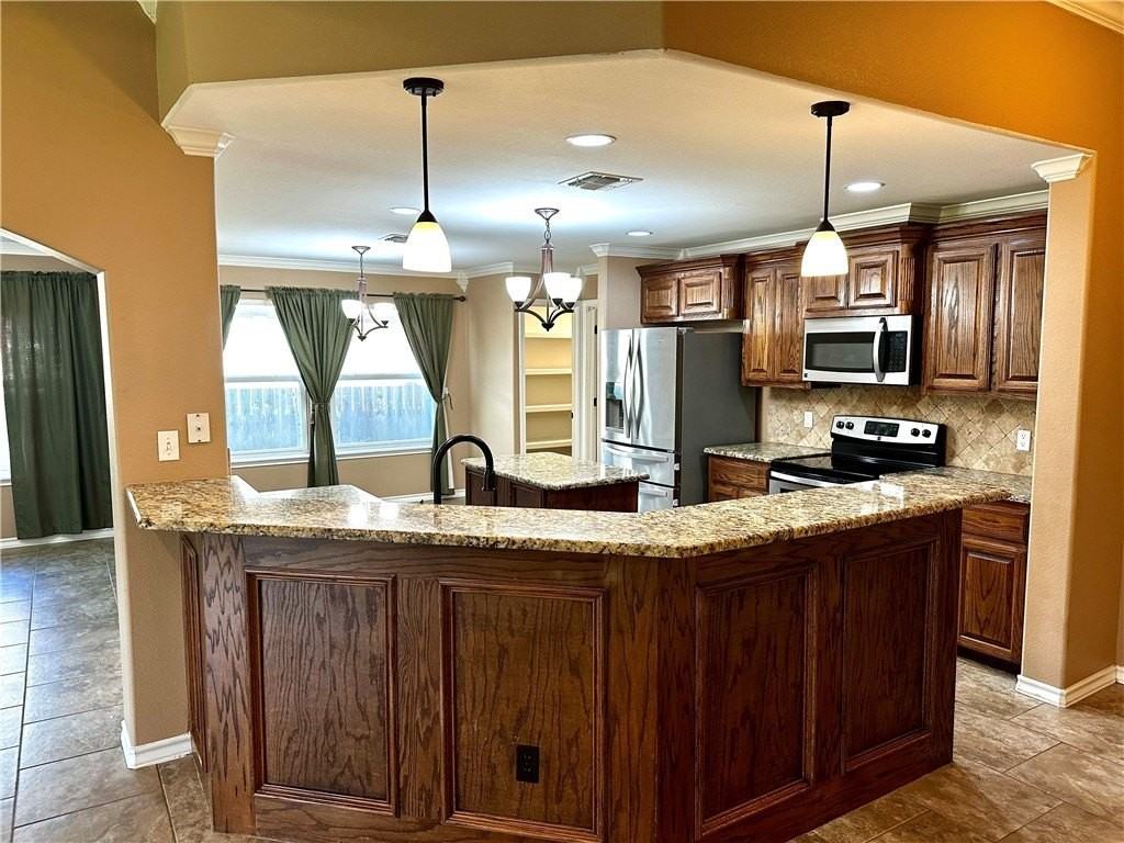 6705 Battery Park Ct - Photo 5 of 29