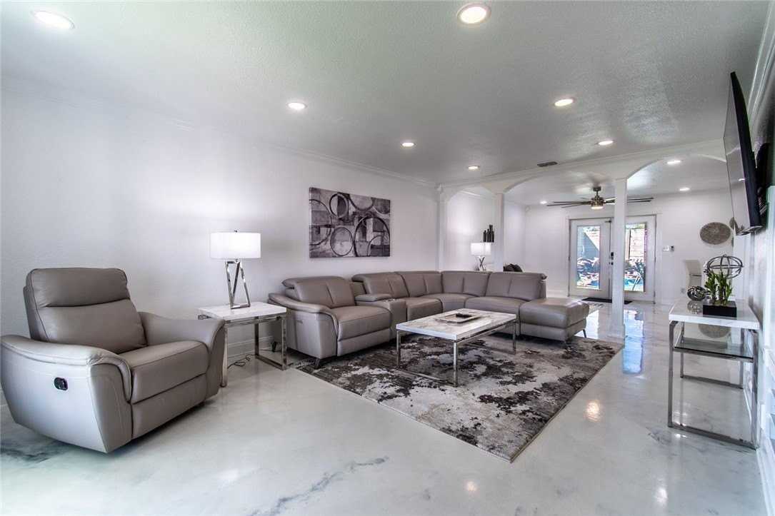 3553 Ocean Drive - Photo 3 of 35