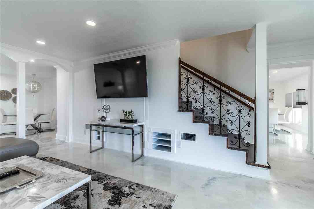 3553 Ocean Drive - Photo 4 of 35