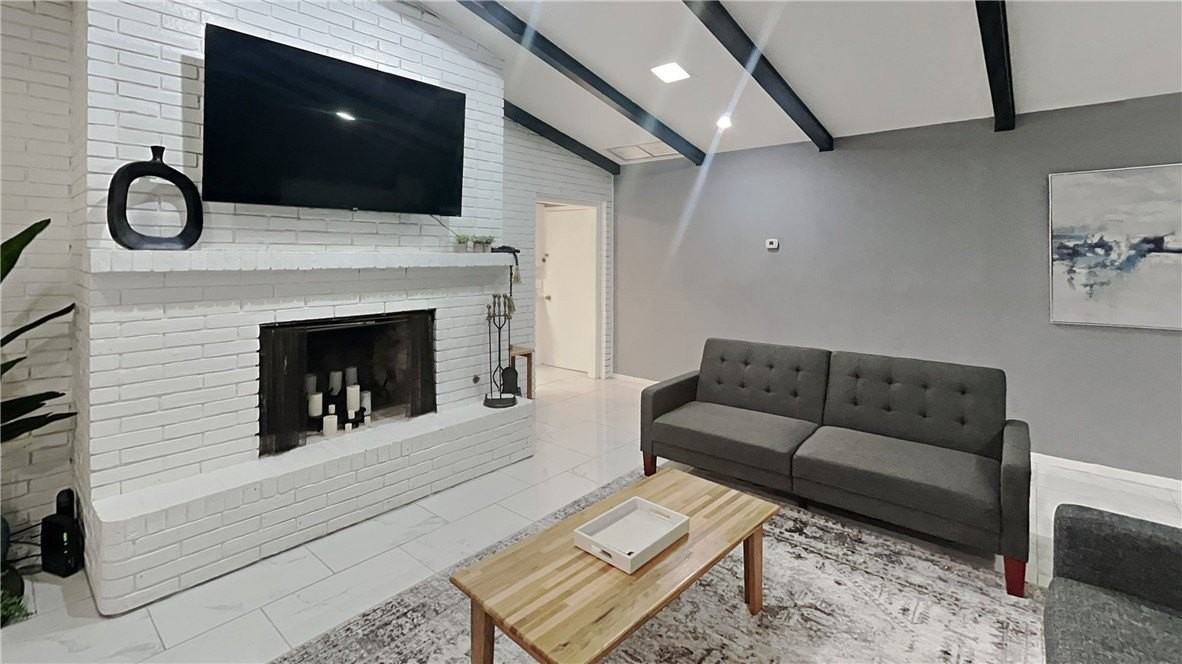 3554 Denver Avenue - Photo 4 of 21