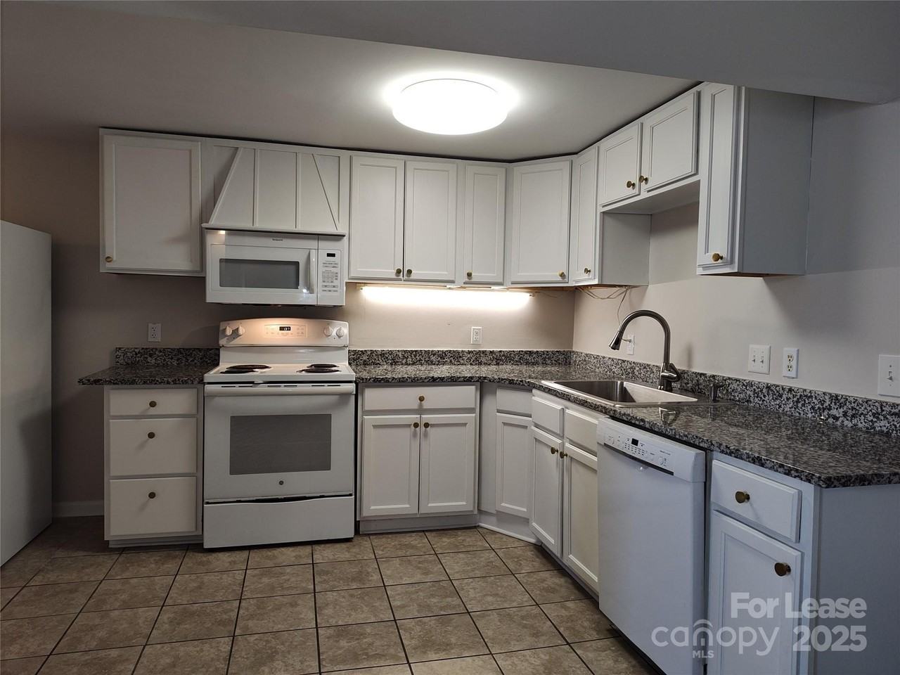 340 Hollis Rd - Photo 4 of 21