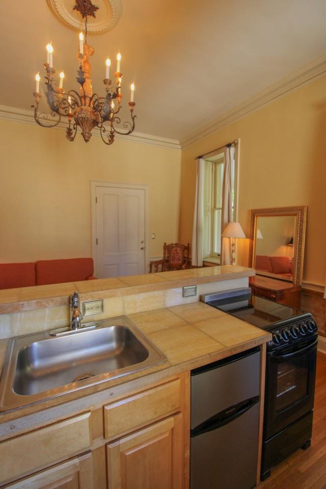 313 Meeting St #25 - Photo 3 of 17