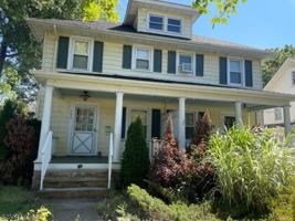 featured image of 184 N Bridge St