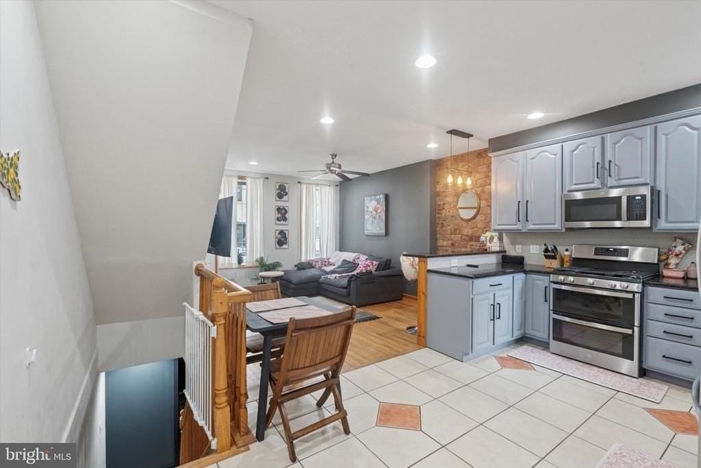 1522 Brown St #1 - Photo 6 of 25