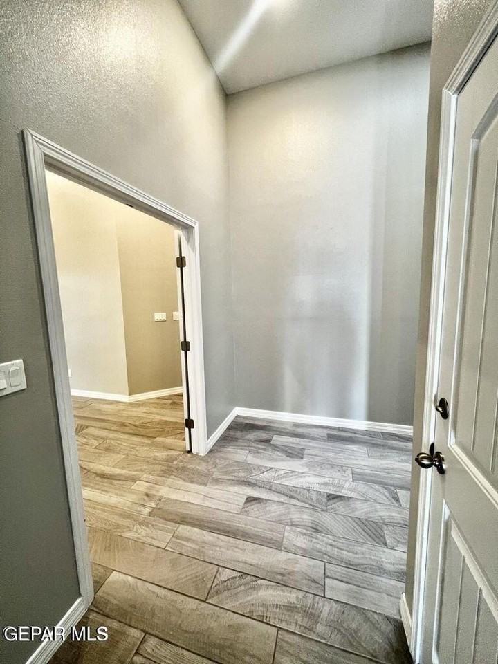 11365 Hidalgo Drive - Photo 4 of 43