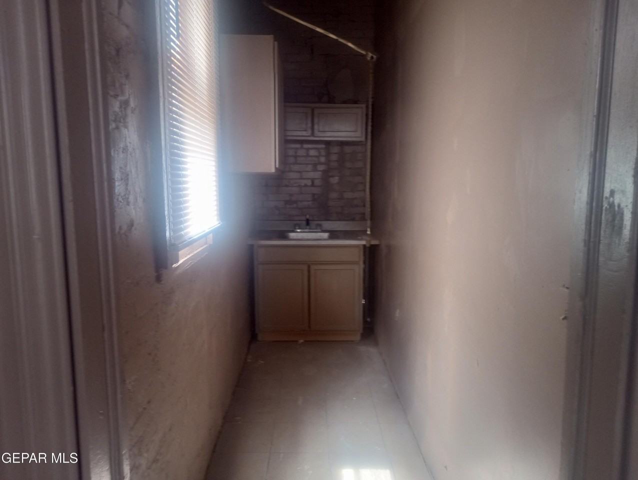 111 S Hills St - Photo 6 of 7