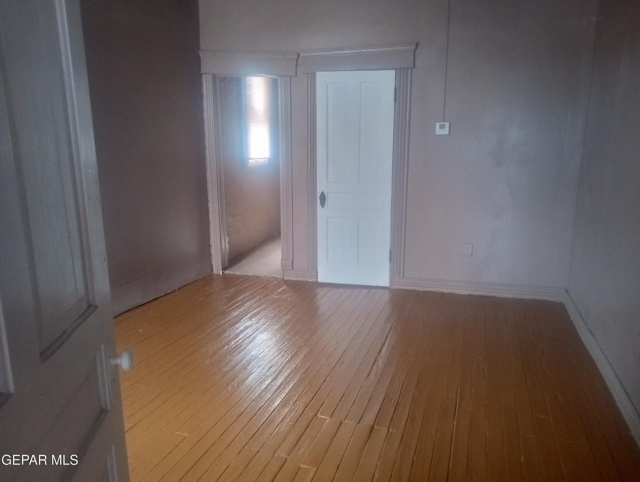 111 S Hills St - Photo 7 of 7