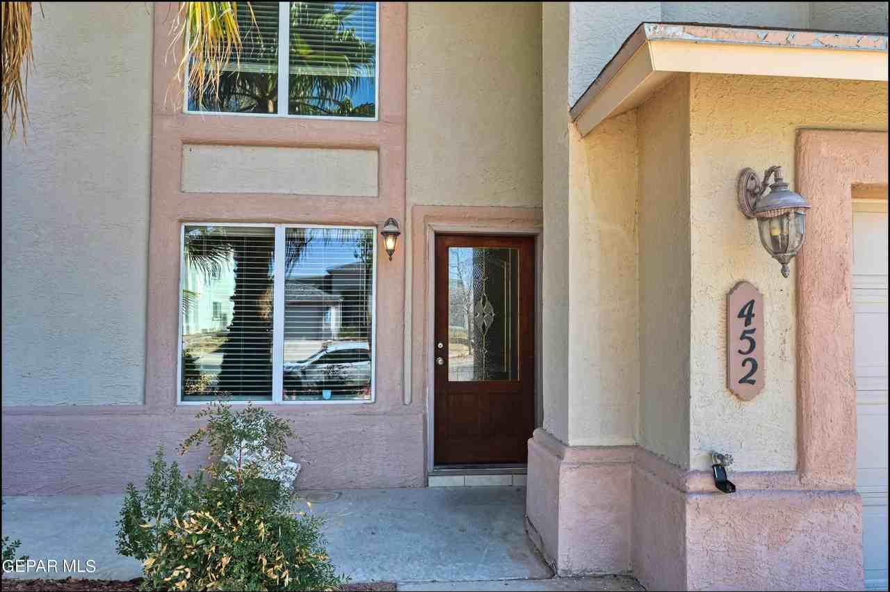 452 Emerald Pass Ave - Photo 4 of 49