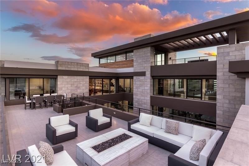 4 Soaring Bird Ct - Photo 2 of 50