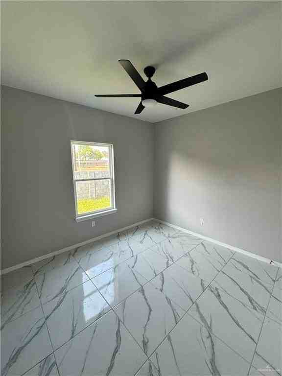 1610 West F Street - Photo 4 of 6