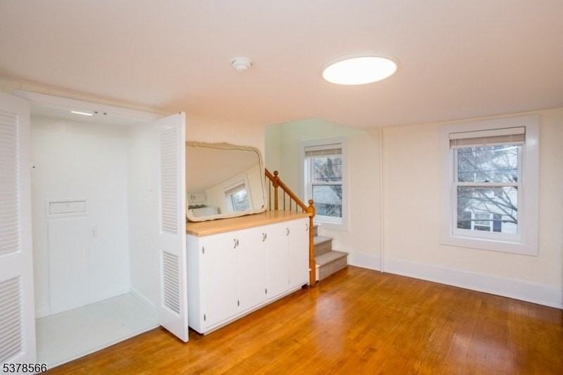 67 Ferry St - Photo 6 of 25