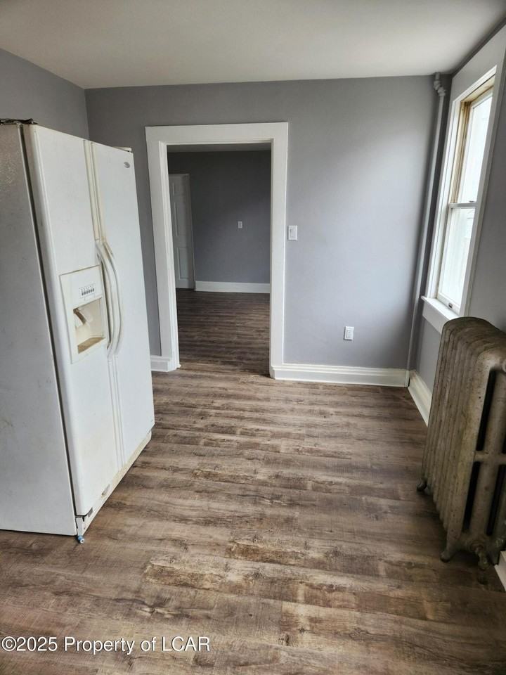 23 East Spring Street - Photo 5 of 8