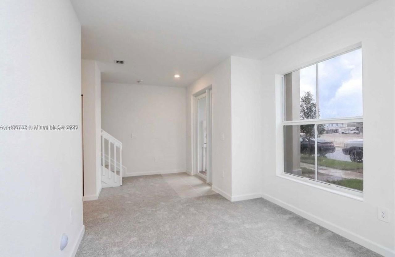 26459 SW 148th Ave - Photo 4 of 28