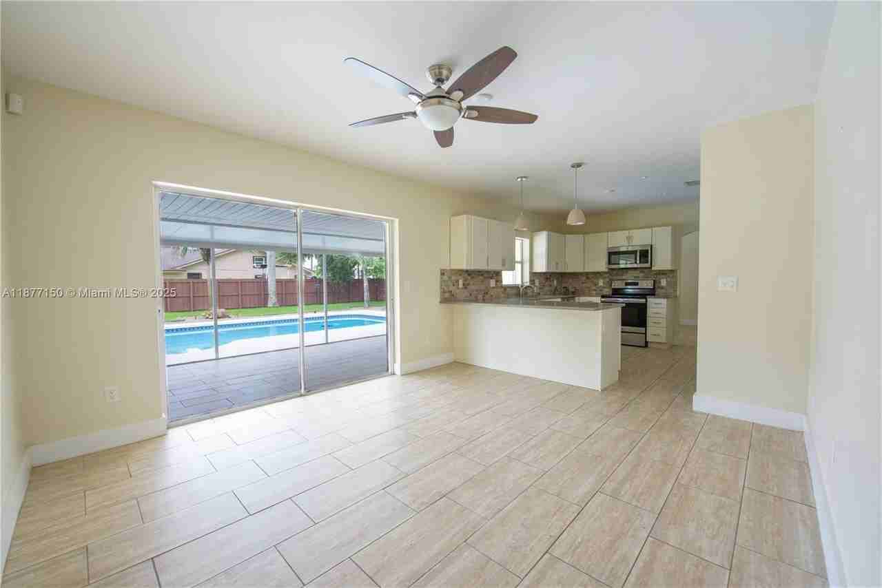 18370 Sw 292nd St #18370 - Photo 4 of 31