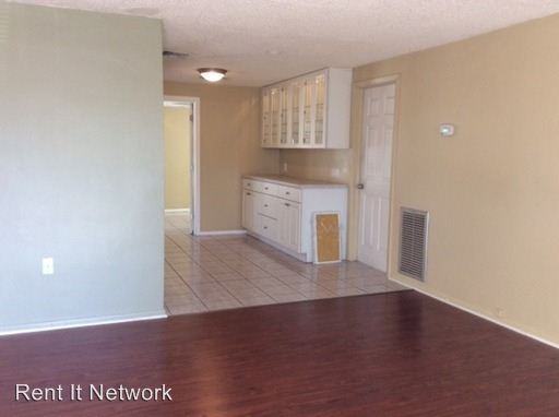 Pasco County Single Family Home - Photo 3 of 15