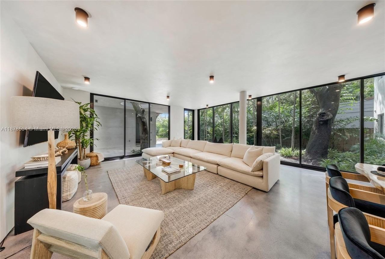 1000 Nw 9th Ct - Photo 5 of 50