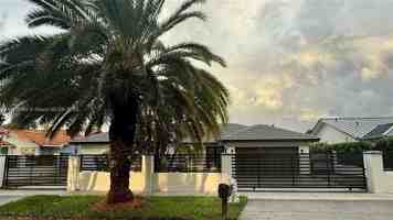 featured image of 215 Nw 136th Ct