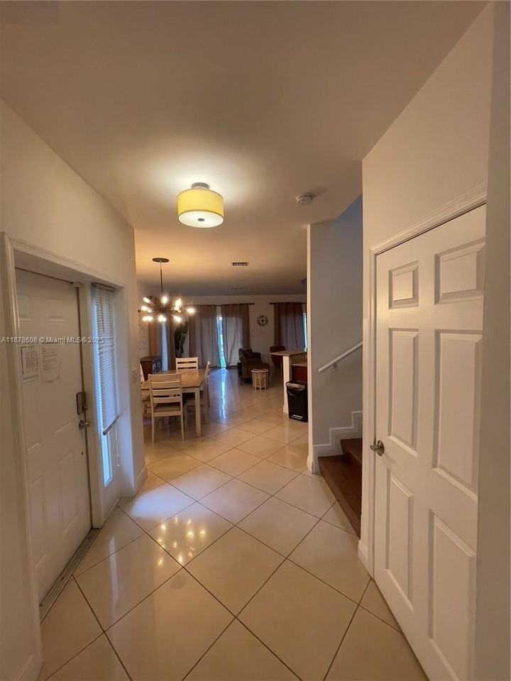 3470 Northwest 17th Terrace #3470 - Photo 6 of 25