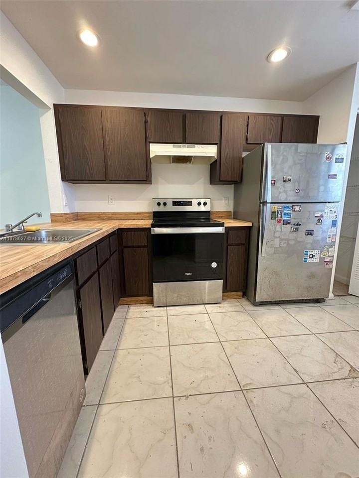 861 Ne 209th Ter #203 - Photo 3 of 16