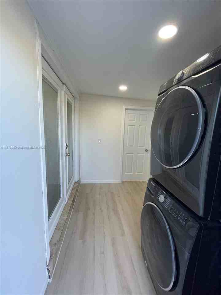 1107 Ne 8th St - Photo 7 of 15