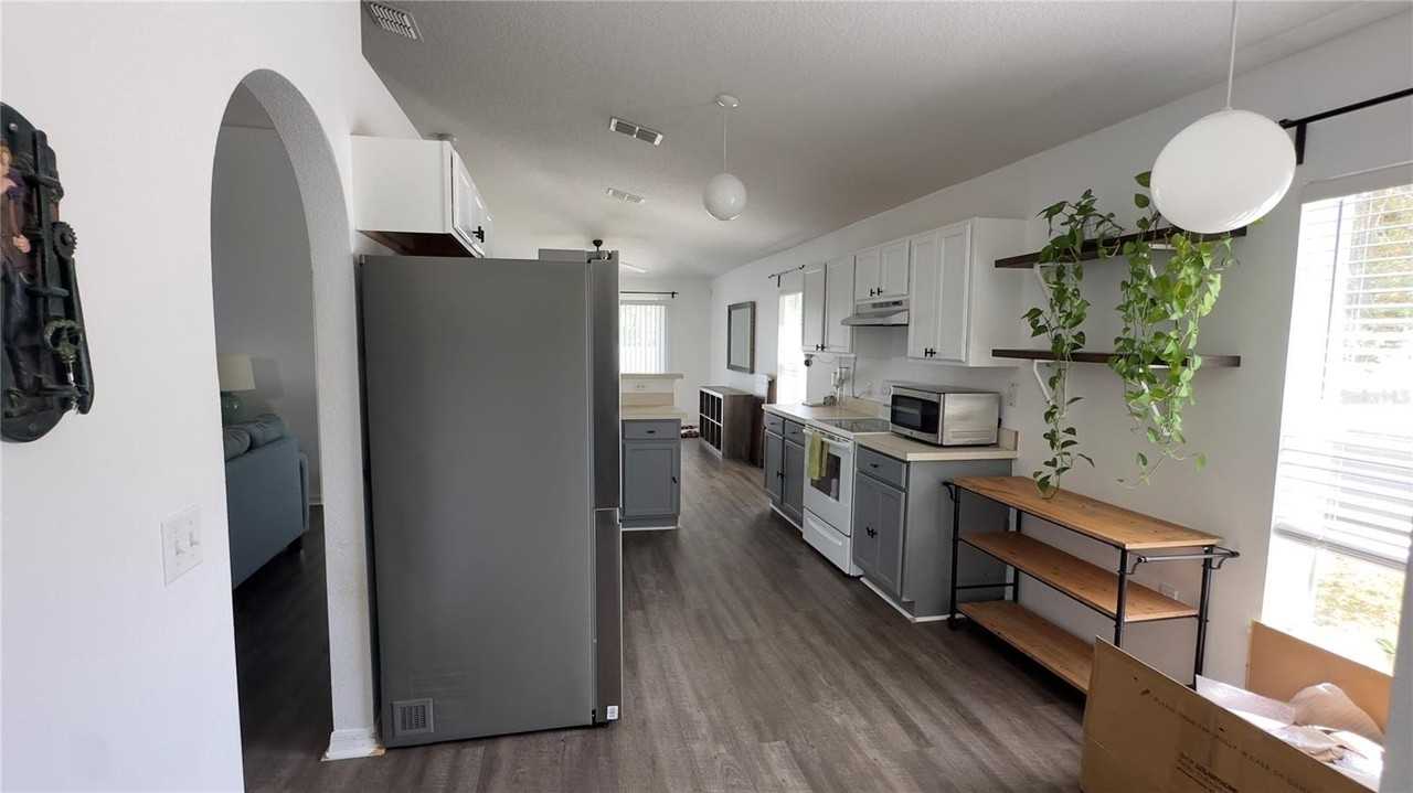 318 Colony Ct - Photo 3 of 23