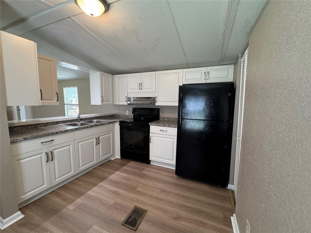 9606 Nw 30th Ave - Photo 3 of 19