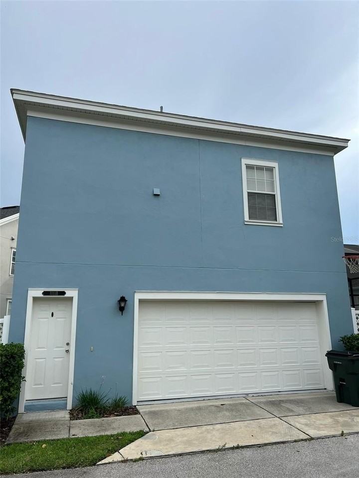 1111 Oscar Square #B - Photo 2 of 8