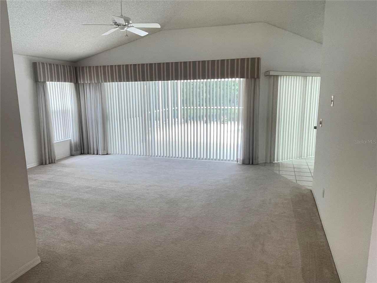 2132 W Del Webb Blvd - Photo 4 of 38