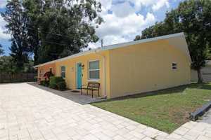 featured image of 1635 Gladys St #1