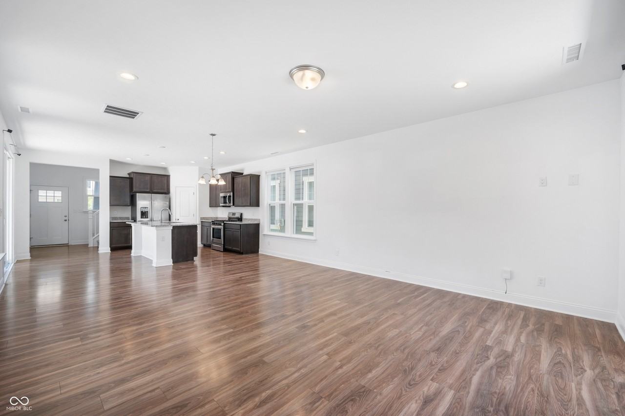 7003 Pickett Pl - Photo 4 of 25