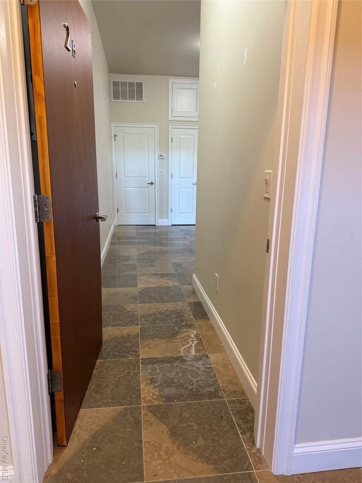 125 Main St #2B - Photo 5 of 18