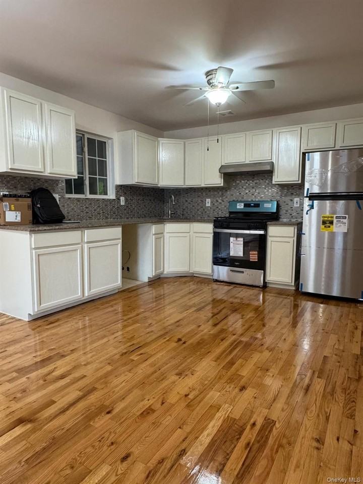 795 Linwood St - Photo 2 of 9