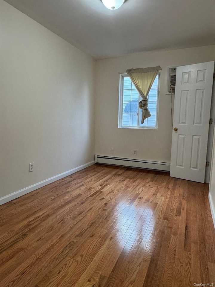 795 Linwood St - Photo 3 of 9