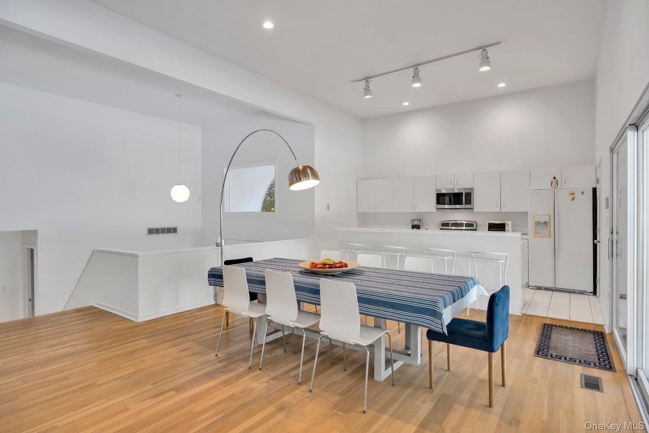 30 Pheasant Run - Photo 7 of 26