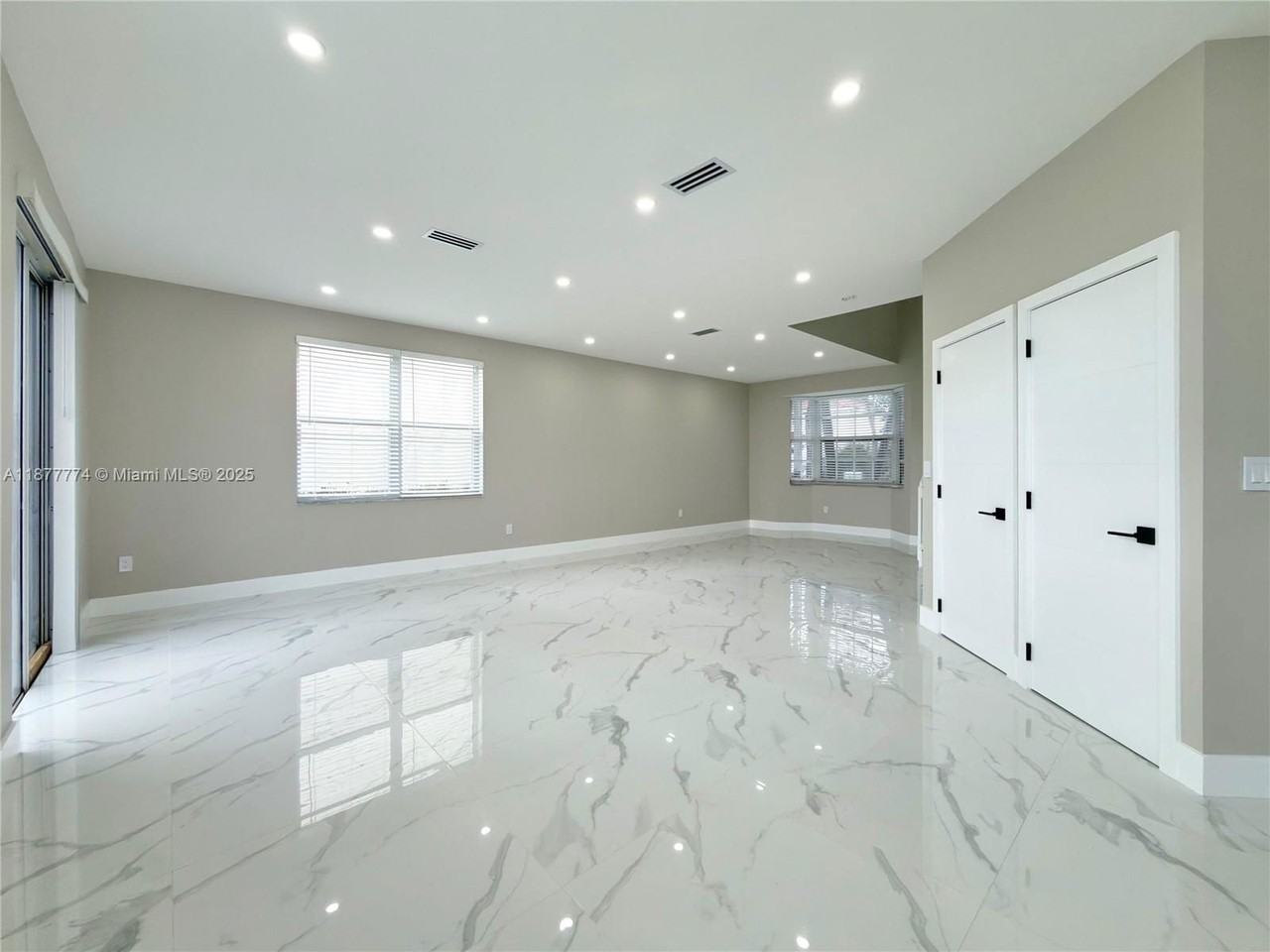 199 Nw 152nd Ave - Photo 3 of 8