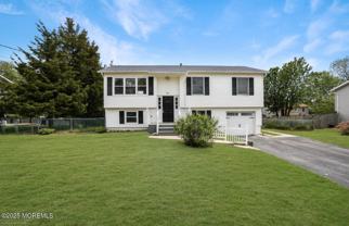 821 Holiday Ct - Photo 1 of 1