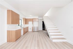 featured image of 1571 Ricardo St